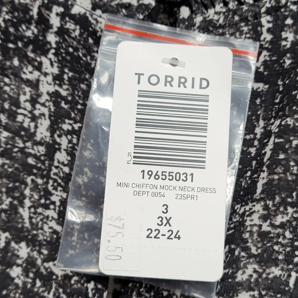NWT Torrid 3 Scratchy Plaid Mini Chiffon Mock Neck Dress 3X 22 24